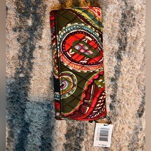 Vera Bradley RFID Trifold Wallet Heirloom Paisley NWT